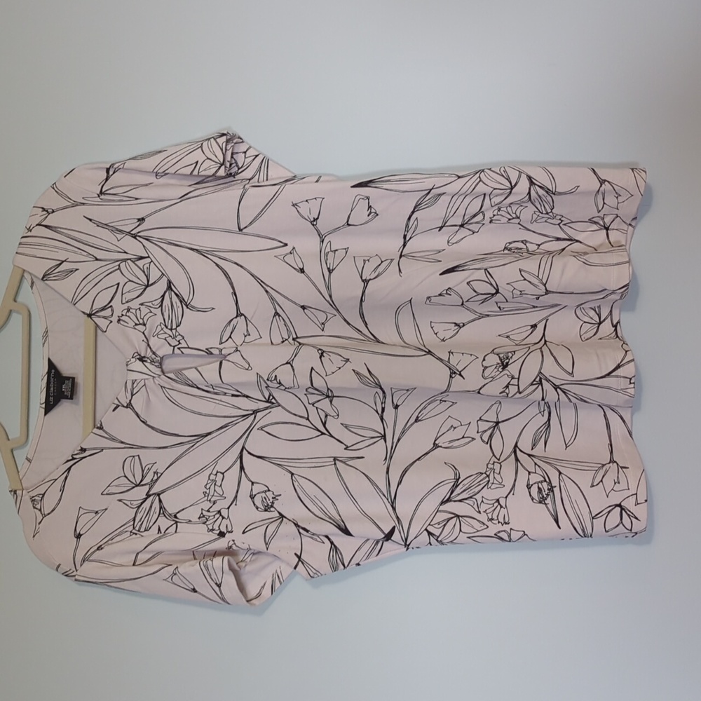 PLUS SIZE Black and White Liz Claiborne Top